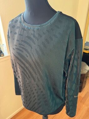 Nike Running Division Long Sleeve Performance Top,size XS